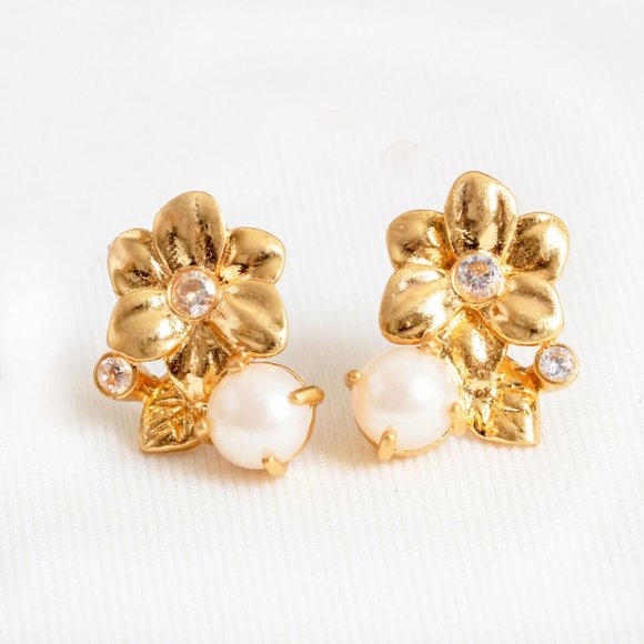 kate spade Wild Garden Pearl Flower Stud Earrings NWOT - Picture 5 of 6